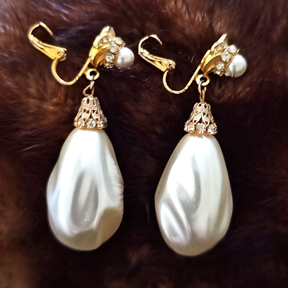 ****SOLD***Large Drop Pearls & Rhinestone Earrings - Picture 3 of 4
